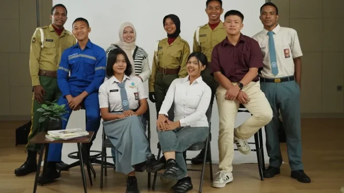 Siswa mengikuti ekstrakurikuler Korps Kadet Republik Indonesia di jenjang SMA dan SMK