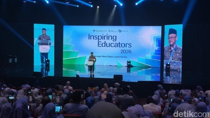 Mendikdasmen Abdul Mu'ti berbicara dalam acara pendidikan guru di Jakarta