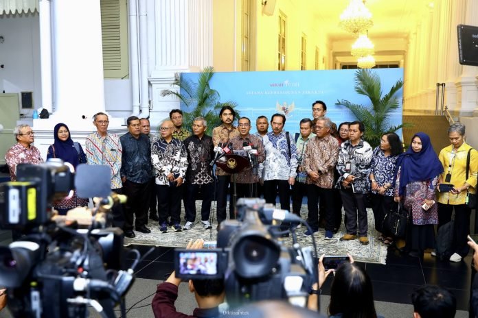 Mendiktisaintek bersama akademisi membahas penanganan karhutla berbasis sains