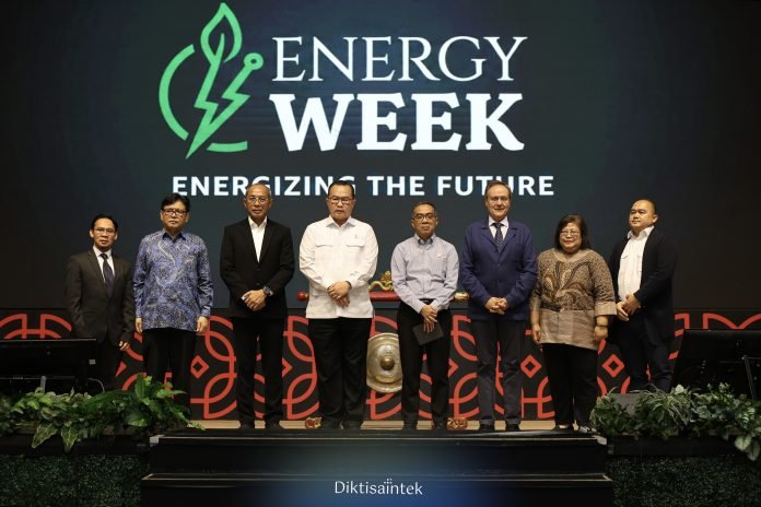 Seminar Nasional Energy Week 2026 di Gedung BJ Habibie Jakarta