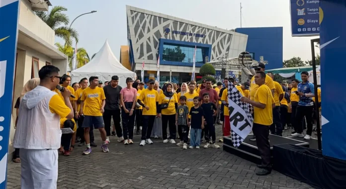 Peserta Fun Walk dalam rangka UT Mataram Festival 2026