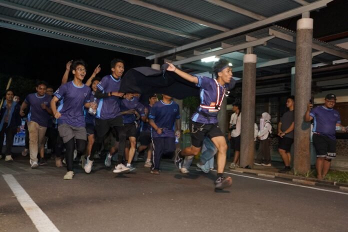 Peserta ITB Ultra Marathon 2026 tiba di Kampus Ganesha ITB