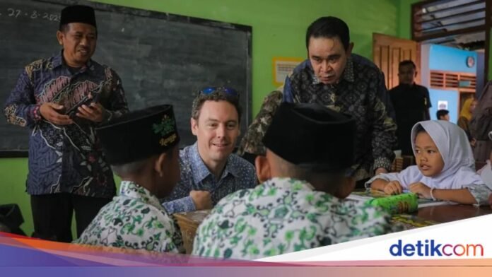Ilustrasi lingkungan madrasah untuk pendaftaran PPG Dalam Jabatan guru madrasah