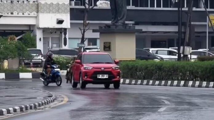 Suasana Kota Palangka Raya masih diselimuti kabut asap tipis