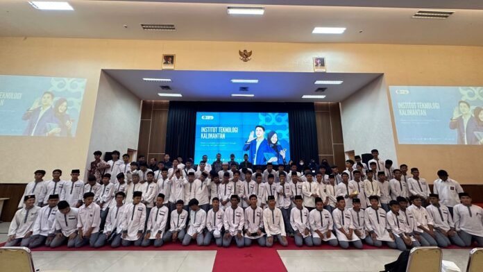 Siswa MA Raadhiyatan Mardhiyyah Putra berkunjung ke Institut Teknologi Kalimantan