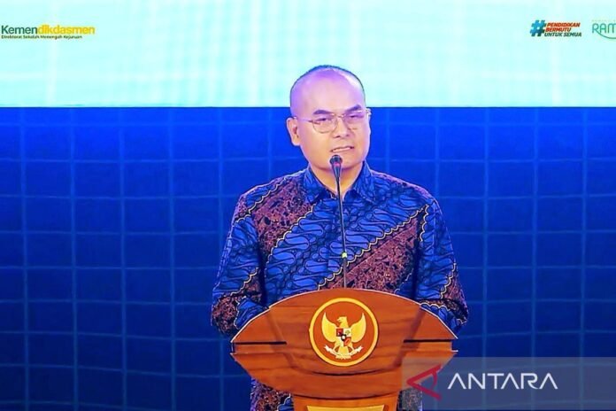 Dirjen Dikmen Diksus Tatang Muttaqin menyampaikan laporan pelepasan lulusan SMK dan LKP ke luar negeri