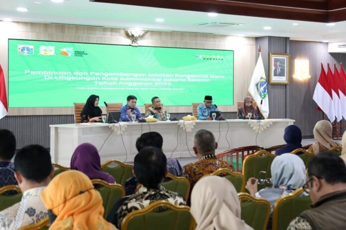 Pembinaan pengembangan karier guru dan penilik di Jakarta Selatan