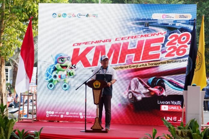 Rektor Universitas Jember membuka Kontes Mobil Hemat Energi 2026 di Kampus Tegalboto