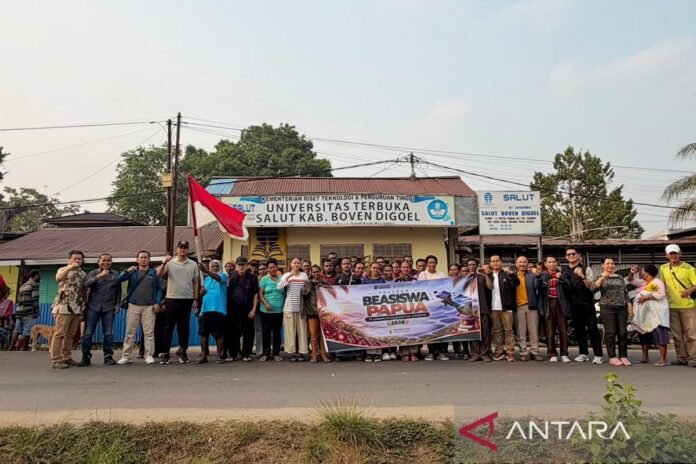 Pemuda OAP Boven Digoel penerima beasiswa pendidikan perkebunan