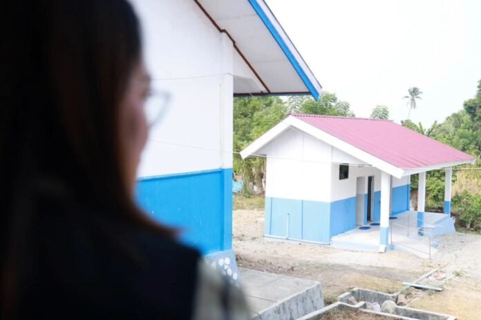 Bupati Donggala meninjau pekerjaan revitalisasi SMP Negeri 4 Sindue