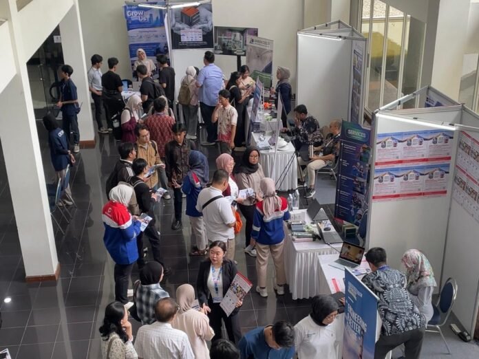 Titian Karier Terpadu ITB mempertemukan mahasiswa dengan perusahaan