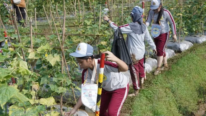 Siswa SMA Labschool Jakarta belajar bersama masyarakat Kampung Banceuy dalam Trip Observasi 2026